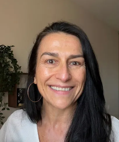 Image de Beatriz Matilla - Massages corps - Experte massages anti-âge & Yoga Visage - Fontainebleau