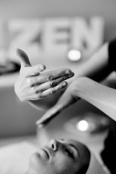 Image de Massage by Nathalie, massages de relaxation, Suédosportif®, prénatal, postnatal, Rebozo, soins visage Kobido et Facesculpting